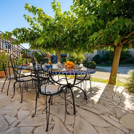 Bed & Breakfast La Maison De Charlotte - D'hotes-futuroscope 3*