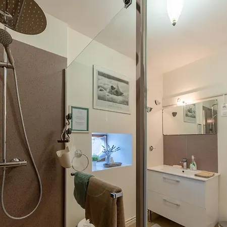 La Maison De Charlotte - D'hôtes-futuroscope 3* Amberre