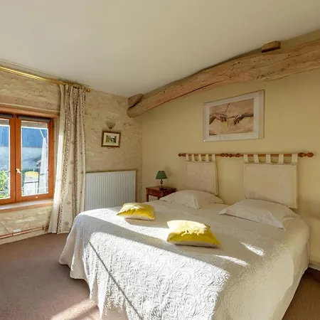 La Maison De Charlotte - D'hotes-futuroscope Bed & Breakfast Amberre
