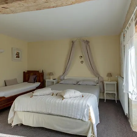 Bed & Breakfast La Maison De Charlotte - D'hotes-futuroscope Amberre