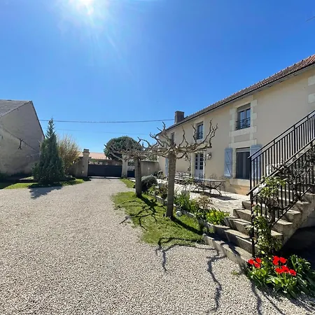 La Maison De Charlotte - D'hôtes-futuroscope Alojamento de Acomodação e Pequeno-almoço 3*